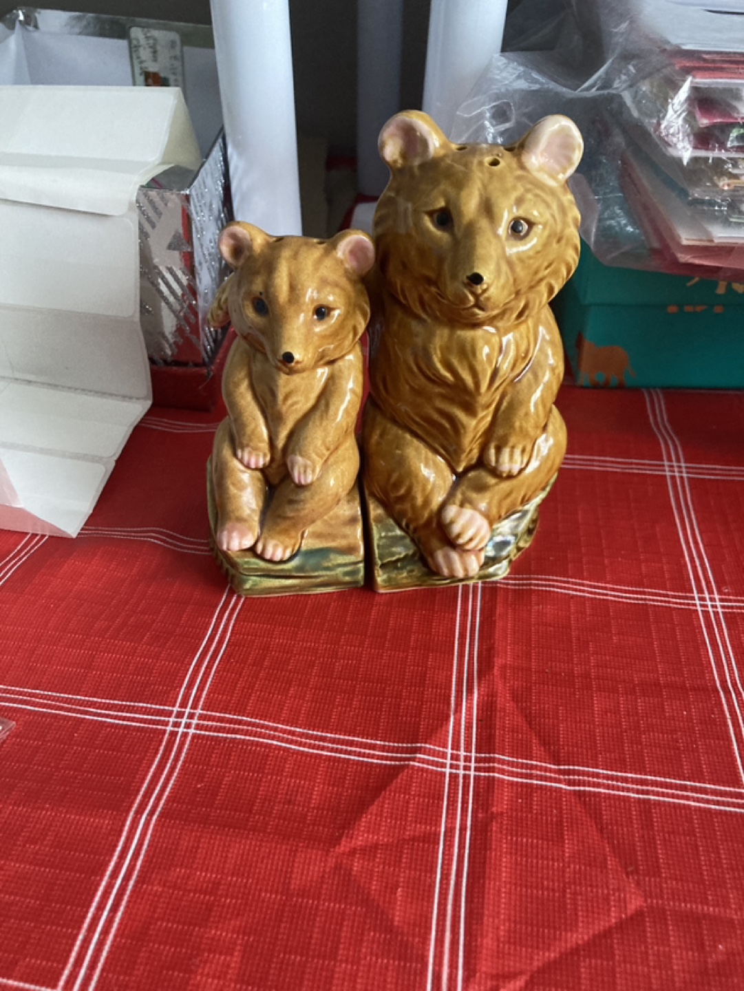 Adorable Vintage salt and pepper.