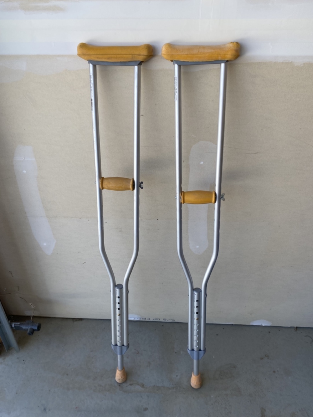 Pair of Adult Underarm Crutches