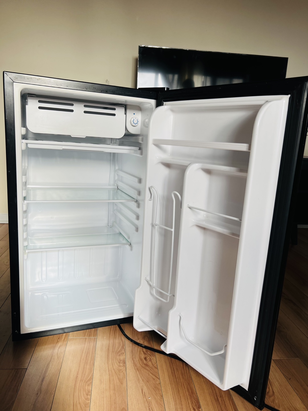 Fridge - photo 3