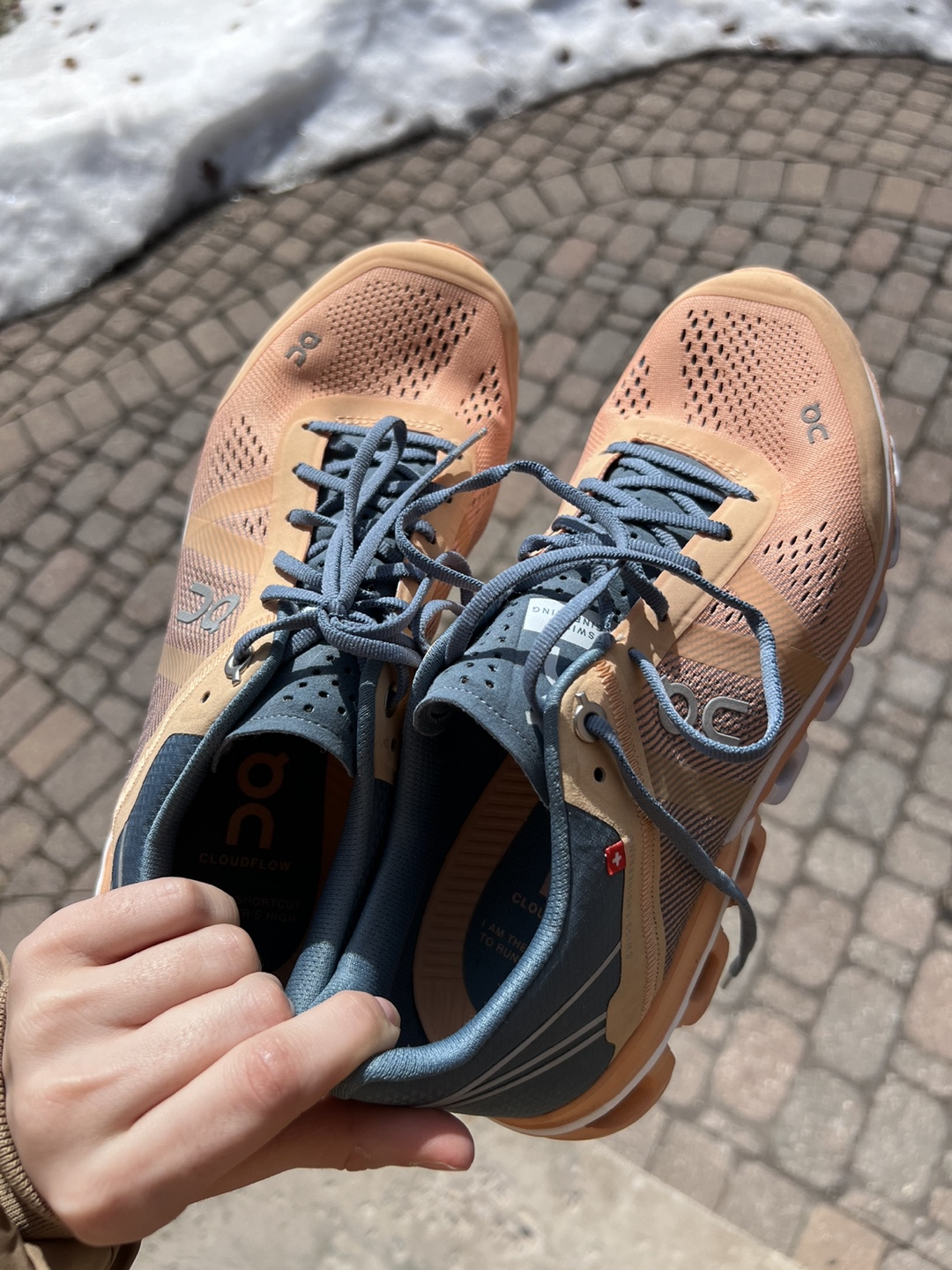 On Cloud Women’s Running Shoes Size 7