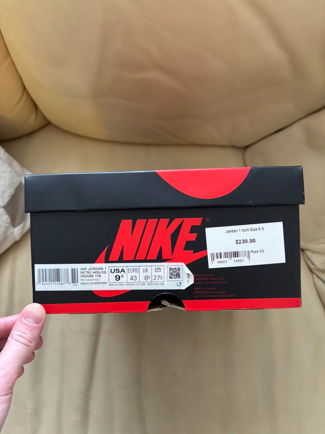 Air Jordan 1 Volt High OG image indicator(9)