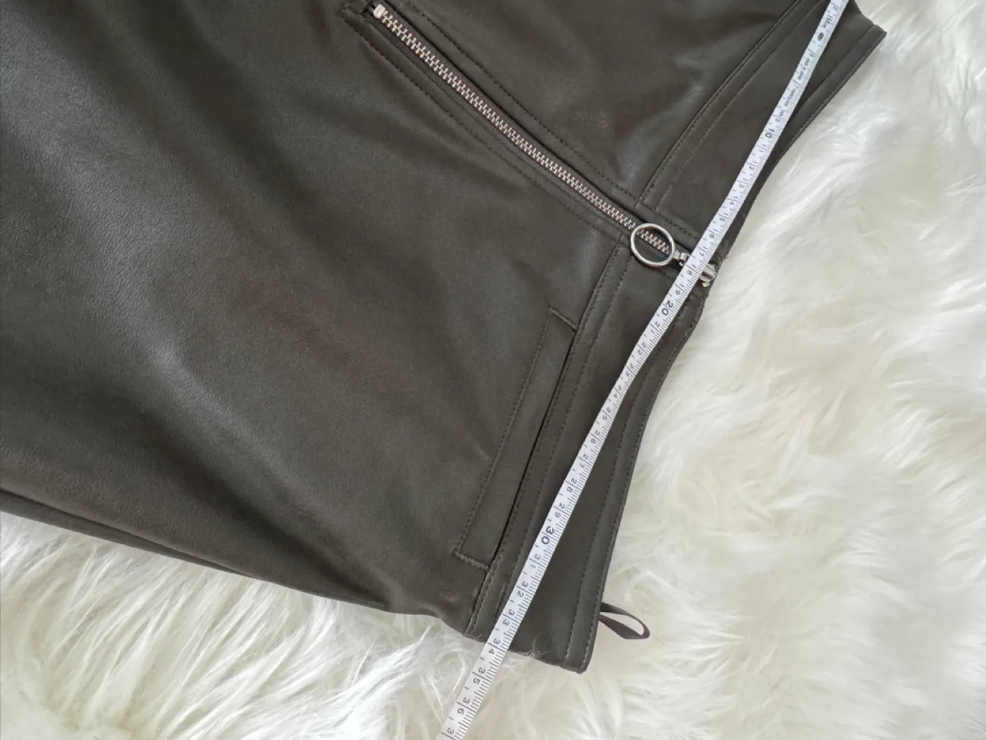 Wilfred Free Faux Leather Mini Skirt - Size 2 image indicator(7)