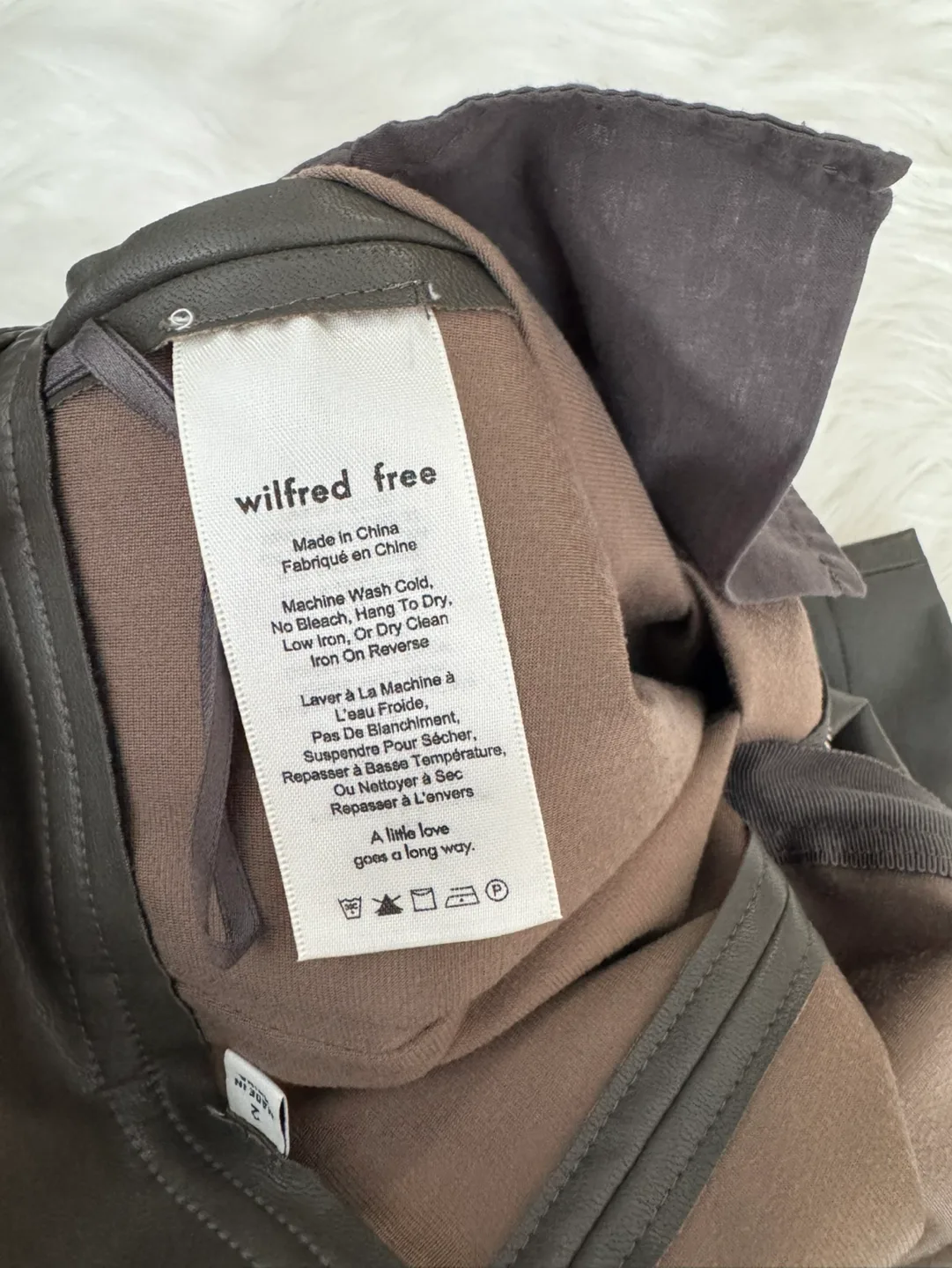 Wilfred Free Faux Leather Mini Skirt - Size 2 image indicator(5)