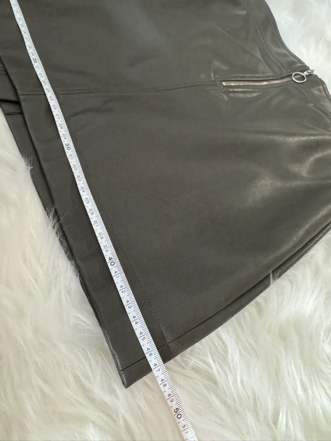 Wilfred Free Faux Leather Mini Skirt - Size 2 image indicator(9)