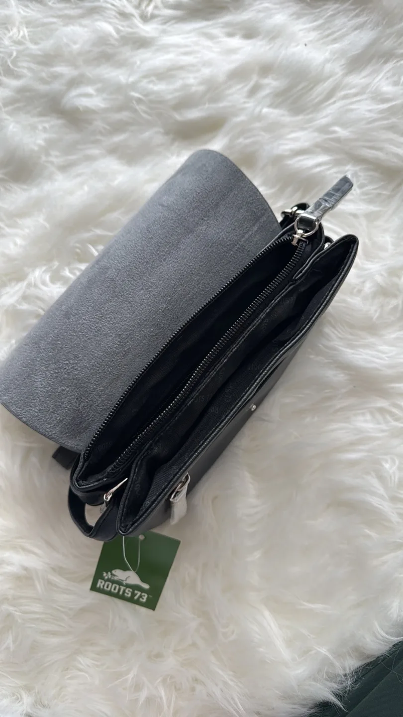 ROOTS 73 Black Crossbody Bag image indicator(3)
