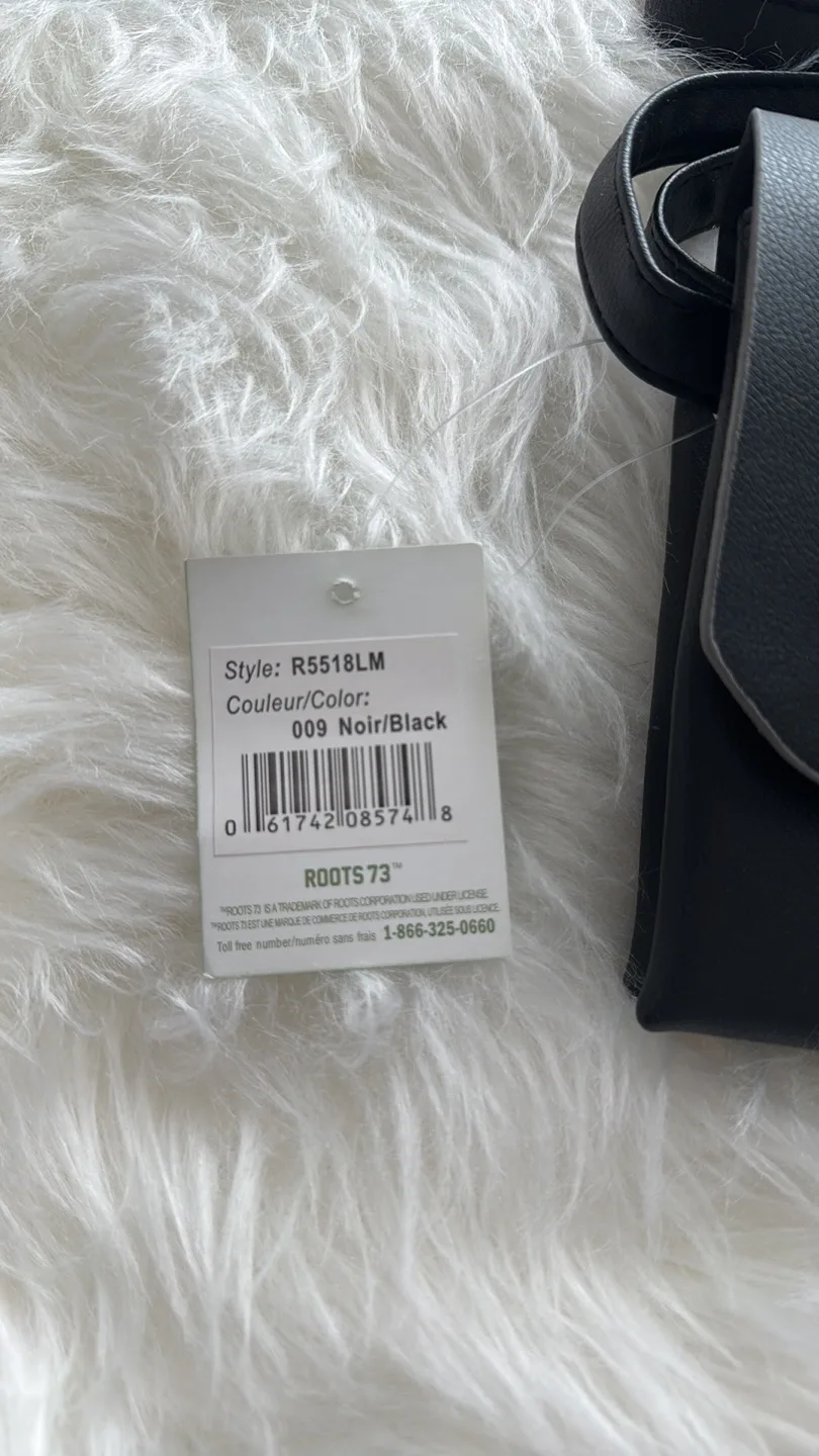 ROOTS 73 Black Crossbody Bag image indicator(2)