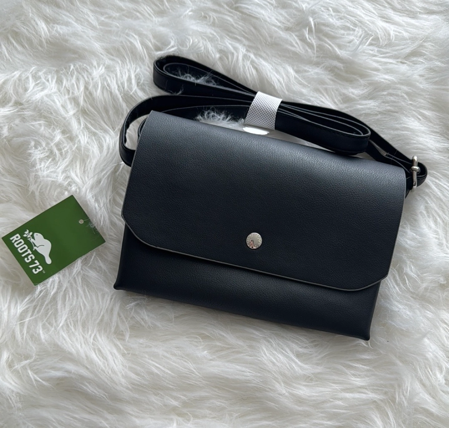 ROOTS 73 Black Crossbody Bag Karrot