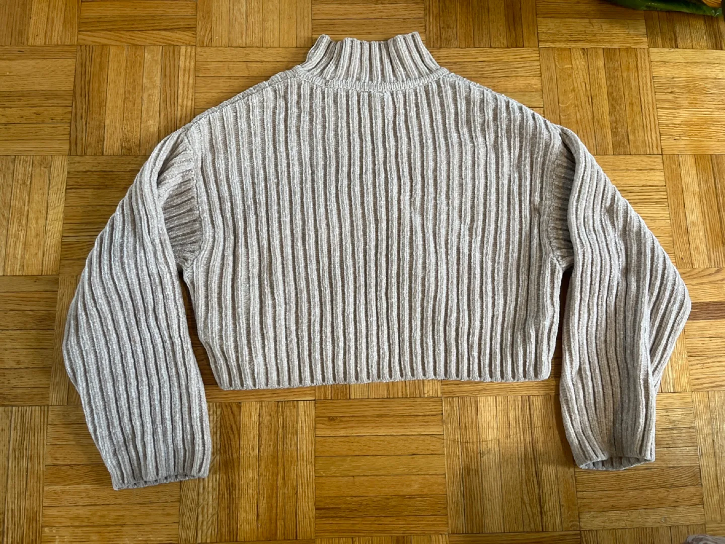 H&M Beige Mock Neck Cropped Sweater thumbnail