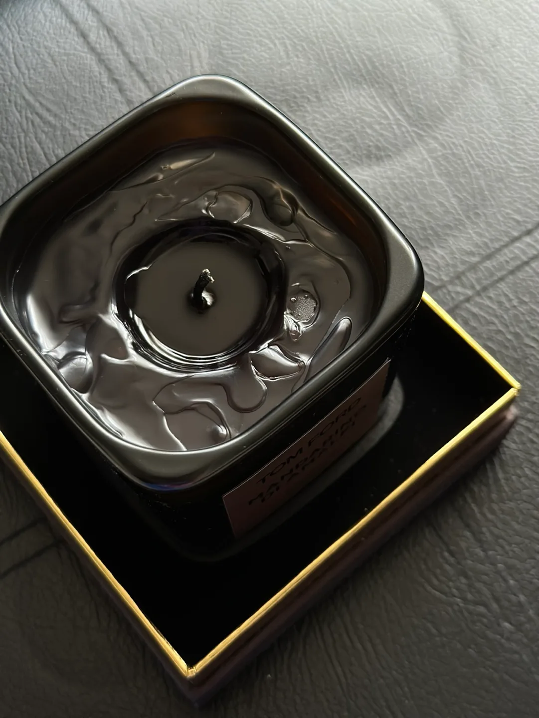 Tom Ford Mandarino di Amalfi Candle image indicator(3)