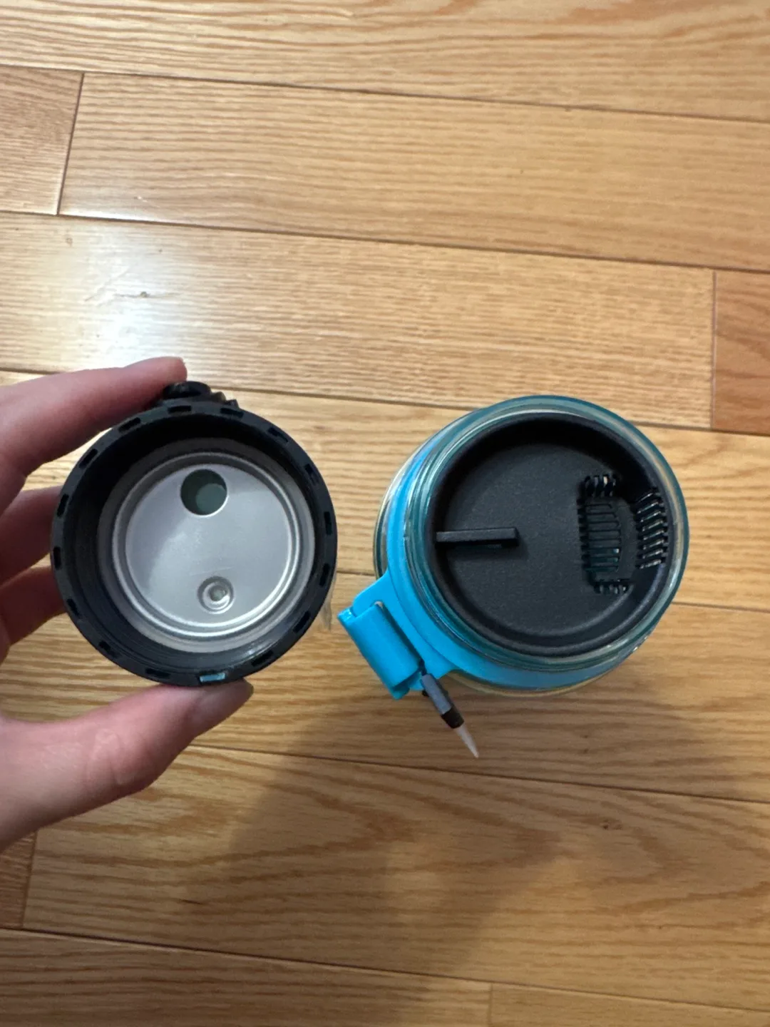 Water Bottle with built in Strainer image indicator(5)