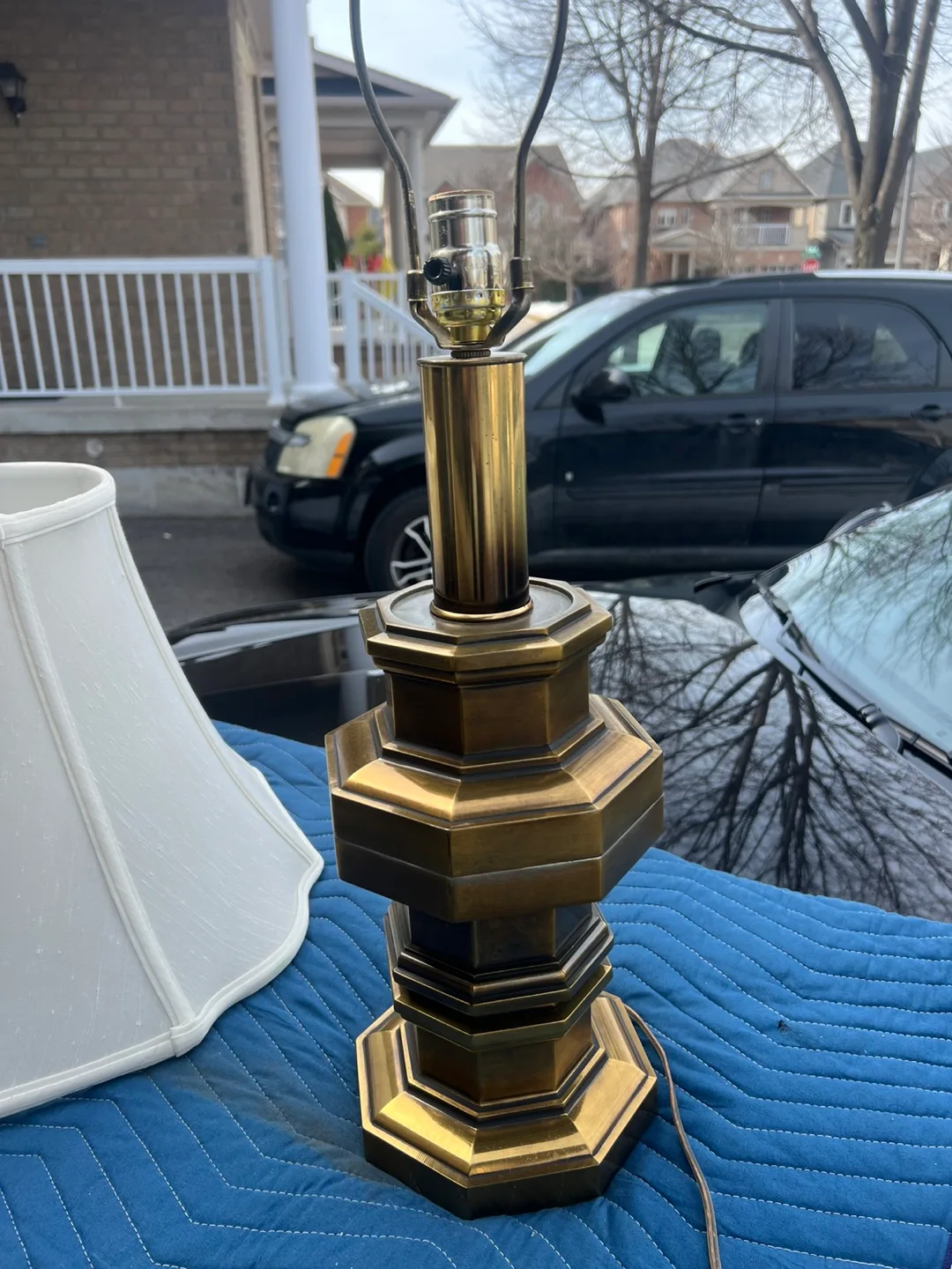 Vintage Brass Table Lamp with Shade image indicator(2)