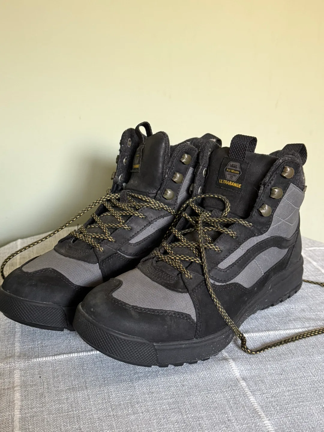 Vans Ultrarange EXO HI MTE-1 Boots - Men's Size 9.5 thumbnail