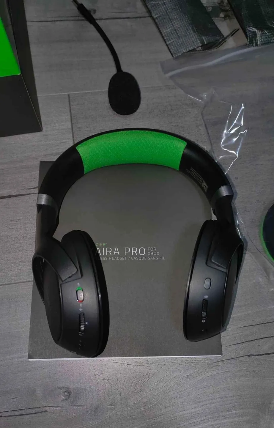 Razer Kaira Pro Wireless Gaming Headset for Xbox - Black image indicator(7)