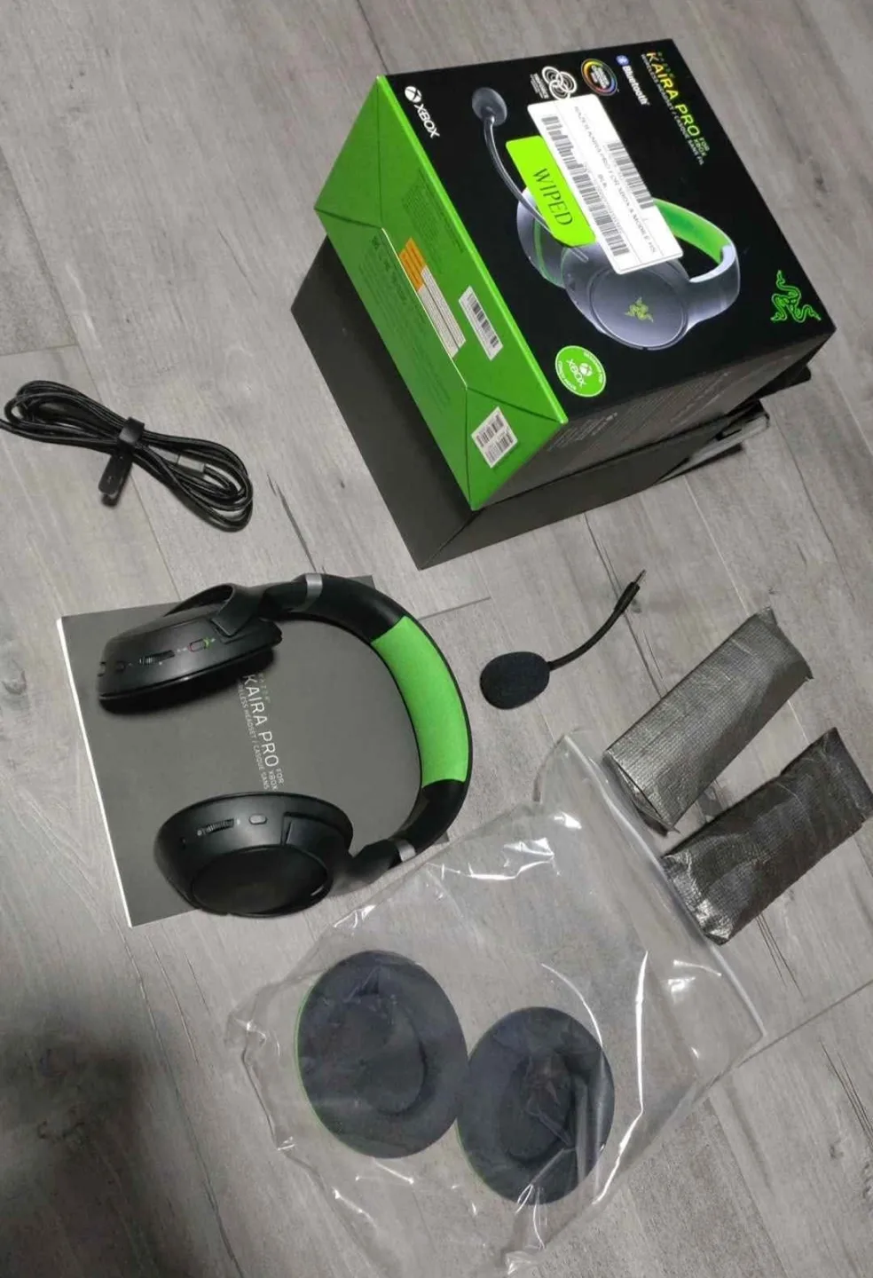 Razer Kaira Pro Wireless Gaming Headset for Xbox - Black image indicator(8)