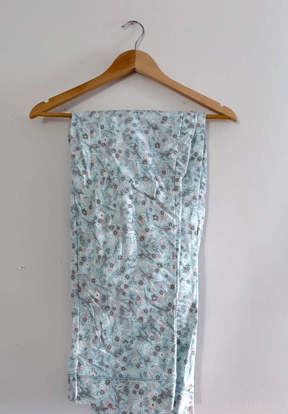 La Vie en Rose Women's Floral PJ set ‼️final sale ‼️ image indicator(4)