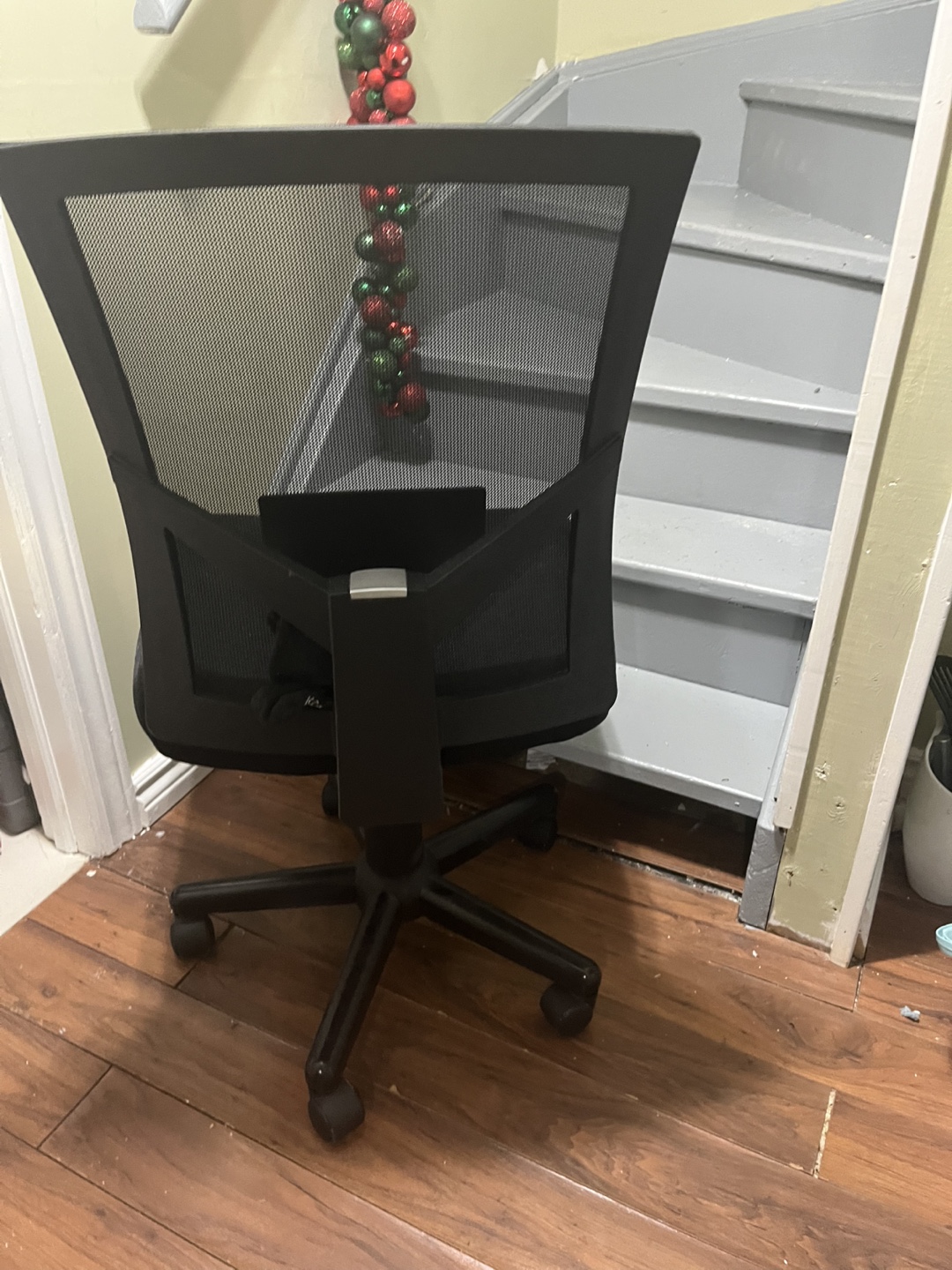 Black Mesh Office Chair - photo 2