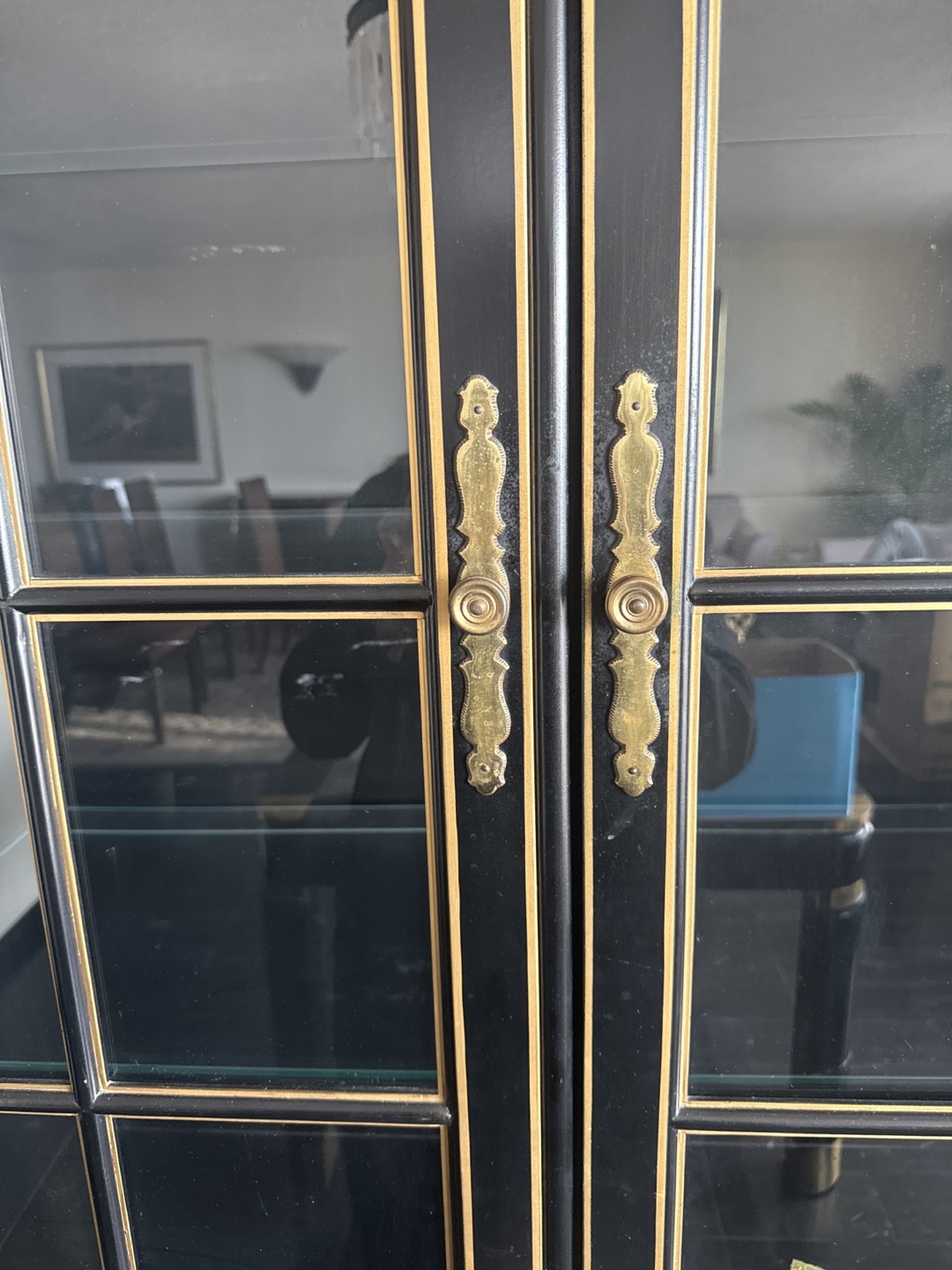 Black and Gold China Cabinet - photo 3