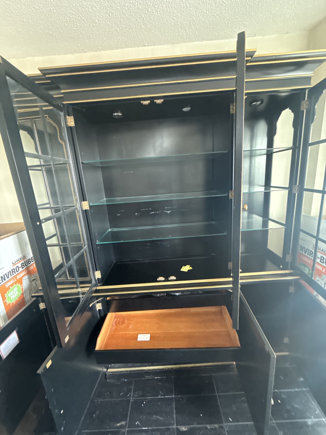 Black and Gold China Cabinet - photo 4