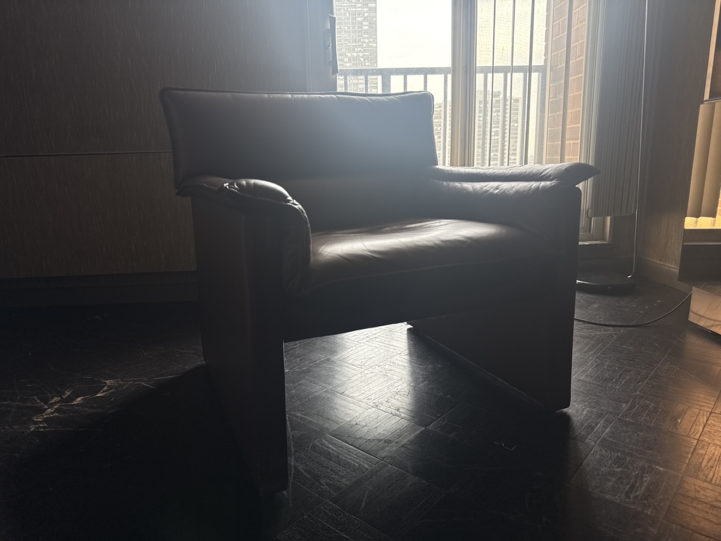 Vintage Leather Armchair - photo 4