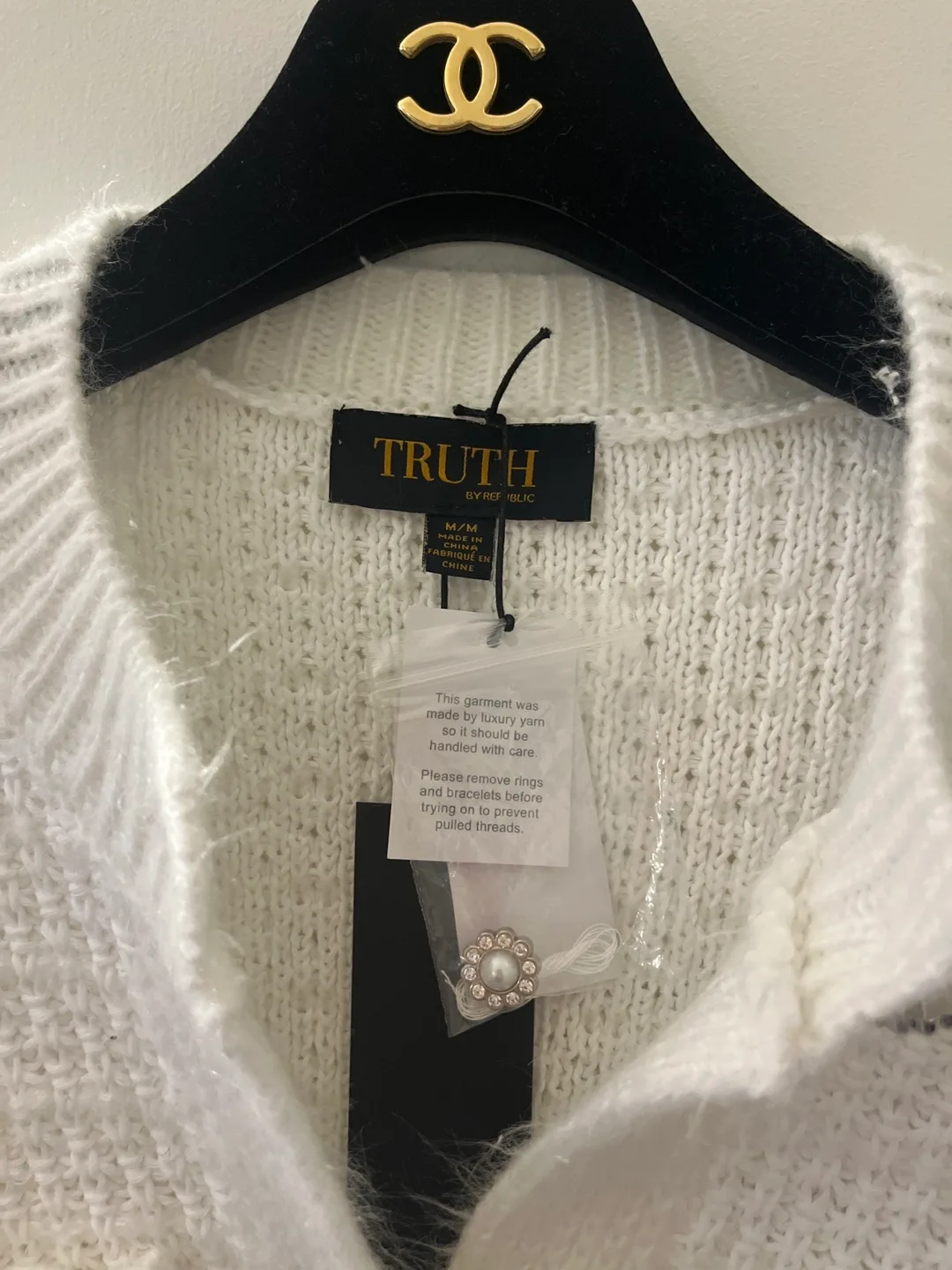 TRUTH by Reiss White Pearl Button Cardigan image indicator(6)