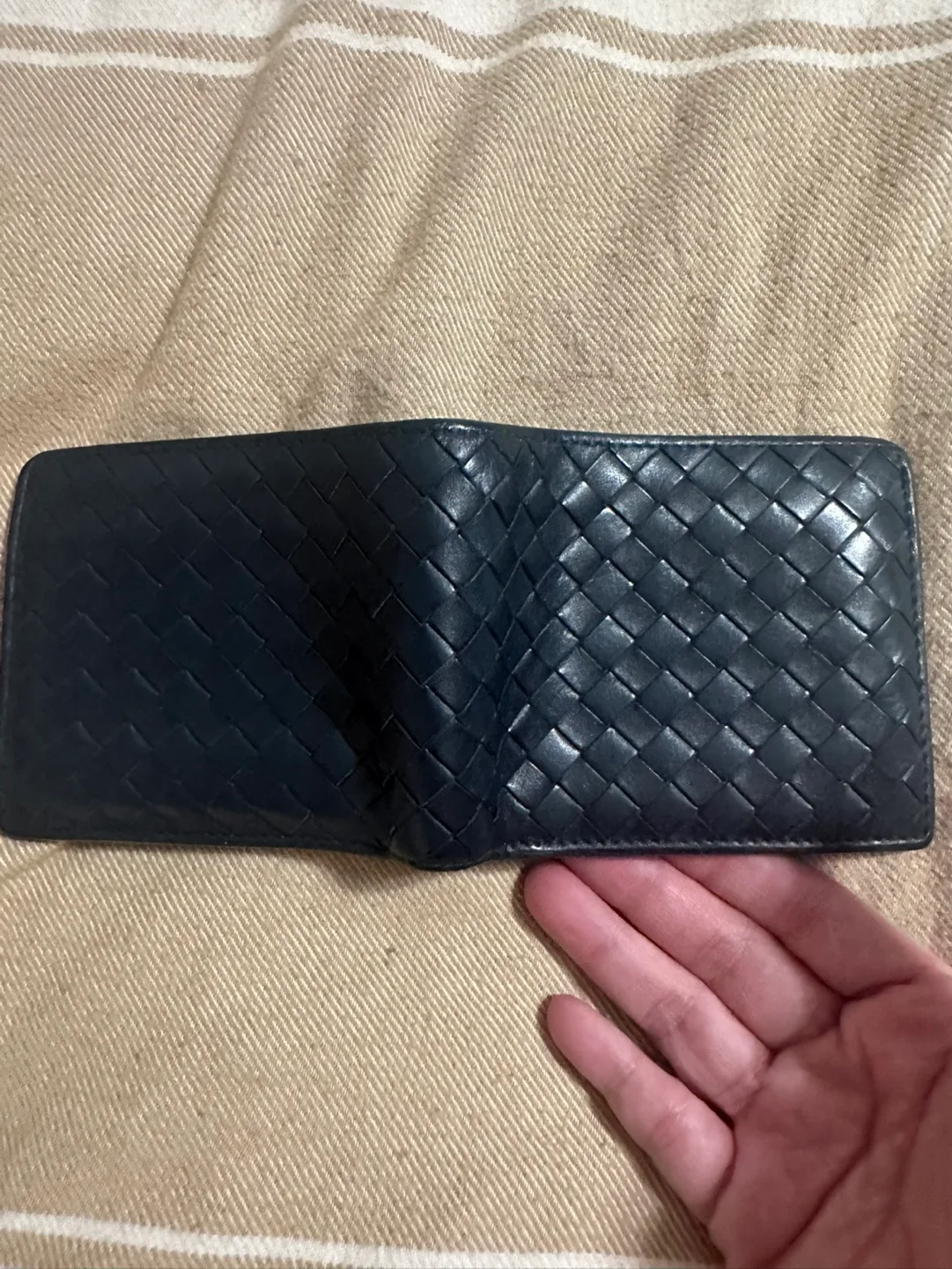 Authentic Bottega Veneta Intrecciato Leather Wallet image indicator(7)