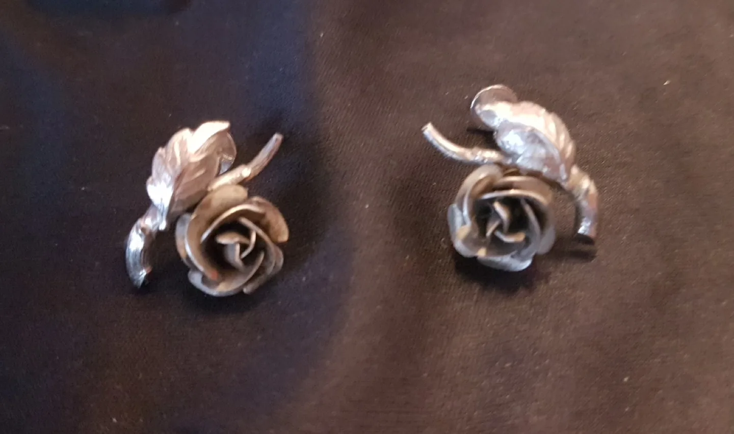 Vintage Silver Tone Rose Earring Clips image indicator(4)