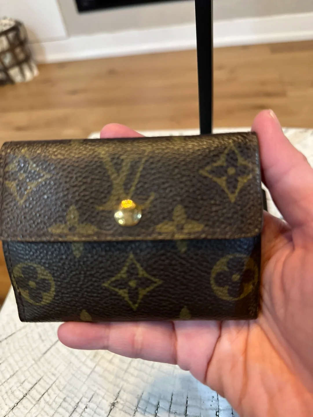 Authentic Louis Vuitton Monogram Canvas Card Holder image indicator(2)