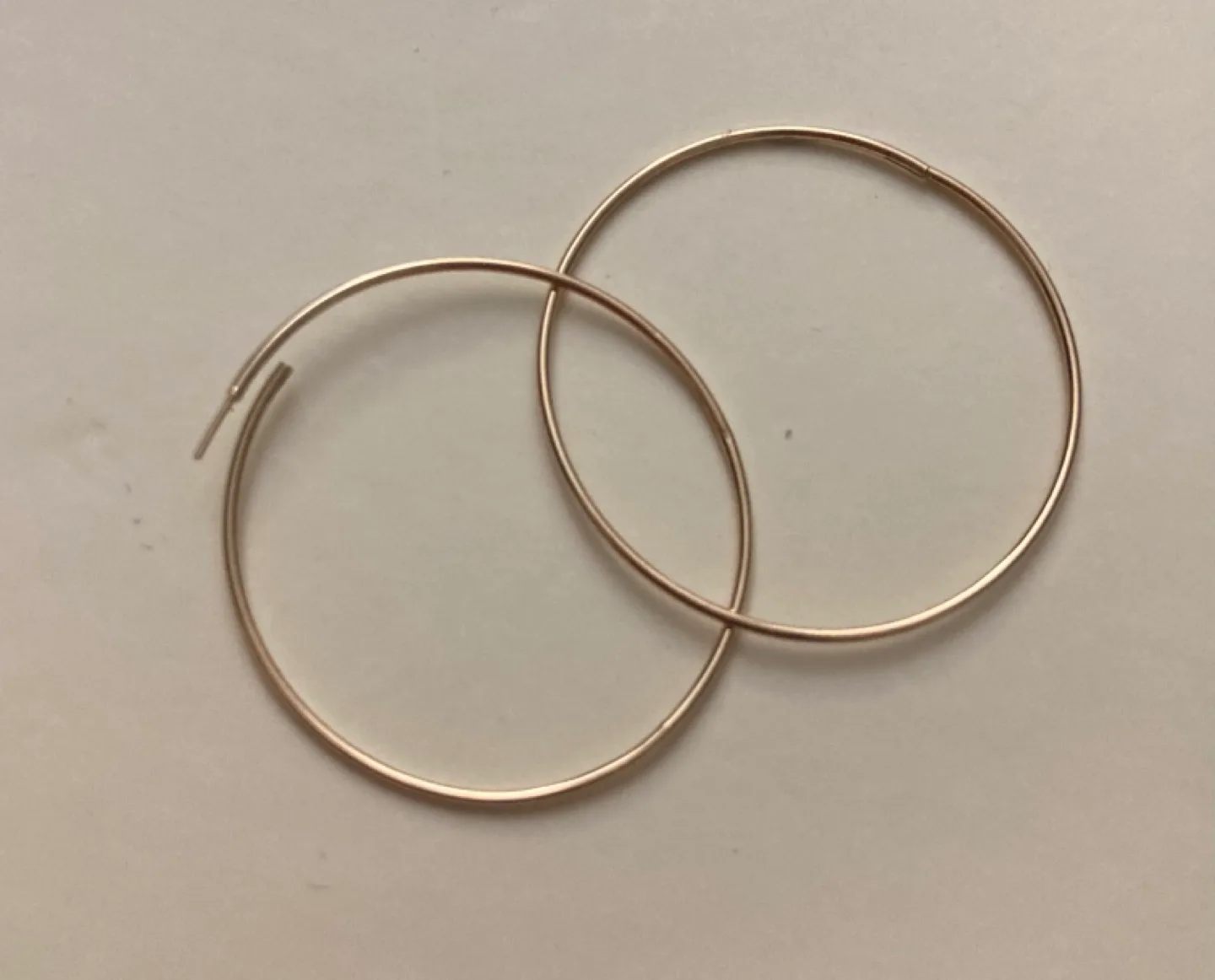 14kt Gold Hoop Earrings 💎 image indicator(2)