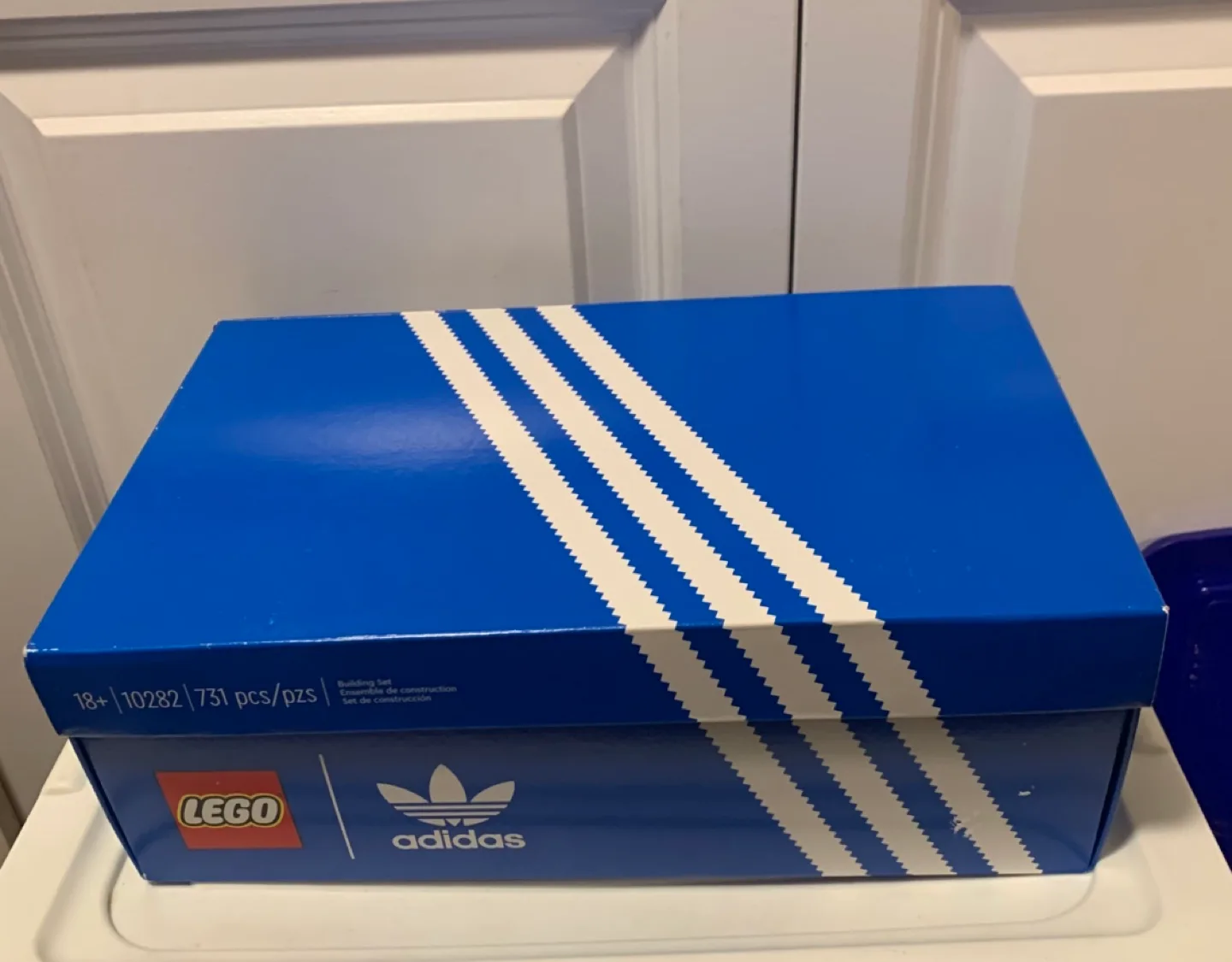 LEGO Adidas Superstar.  731 pieces.  Collector's item. image indicator(2)