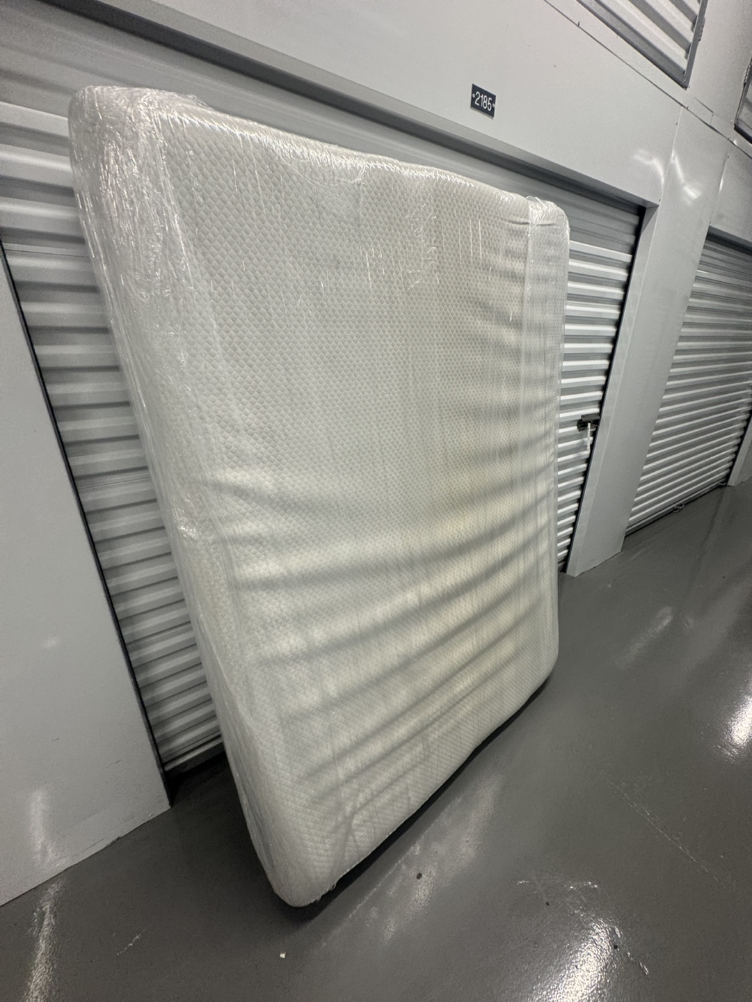 Free delivery Full size mattres