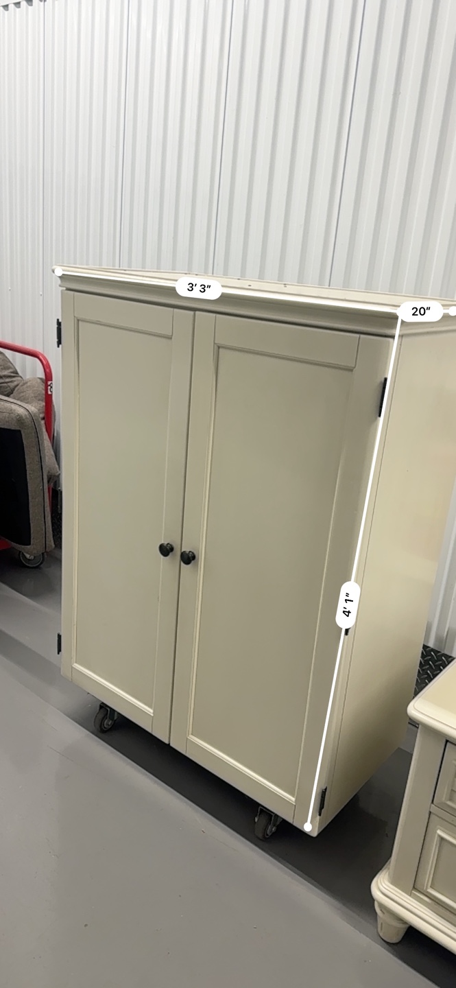 Free delivery armoire - photo 2