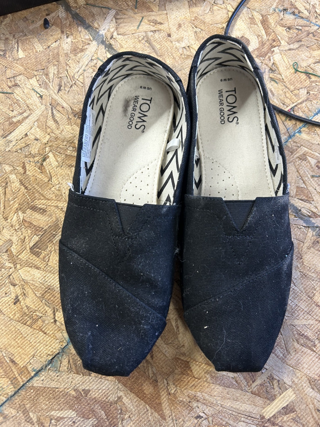 Women's TOMS Black Canvas Slip-on Shoes - Size 9