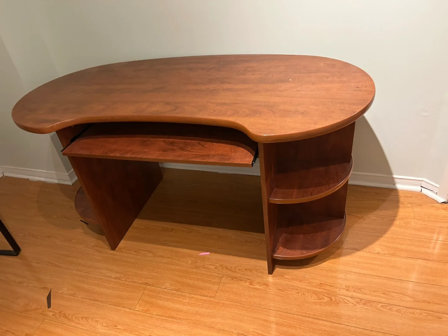 Used desks and bed frame image indicator(2)