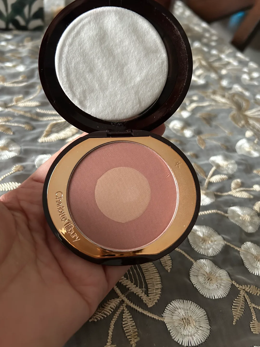 Charlotte Tilbury Pillow Talk Cheek To Chic Swish & Glow Blush image indicator(2)