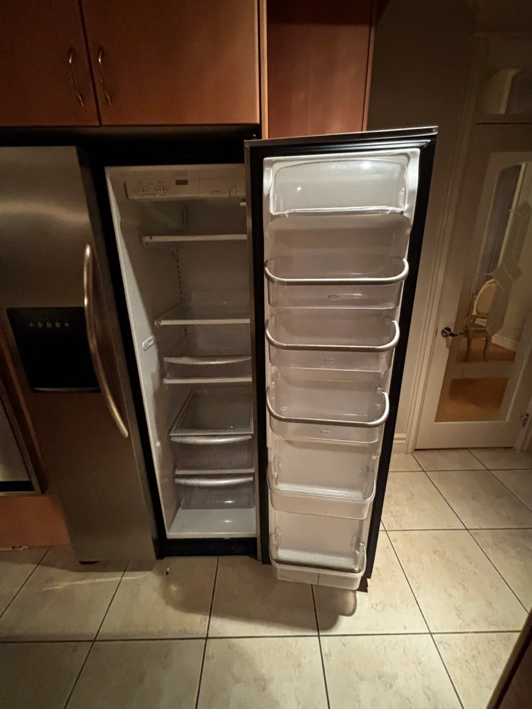 Frigidaire Gallery Stainless Steel Refrigerator image indicator(2)