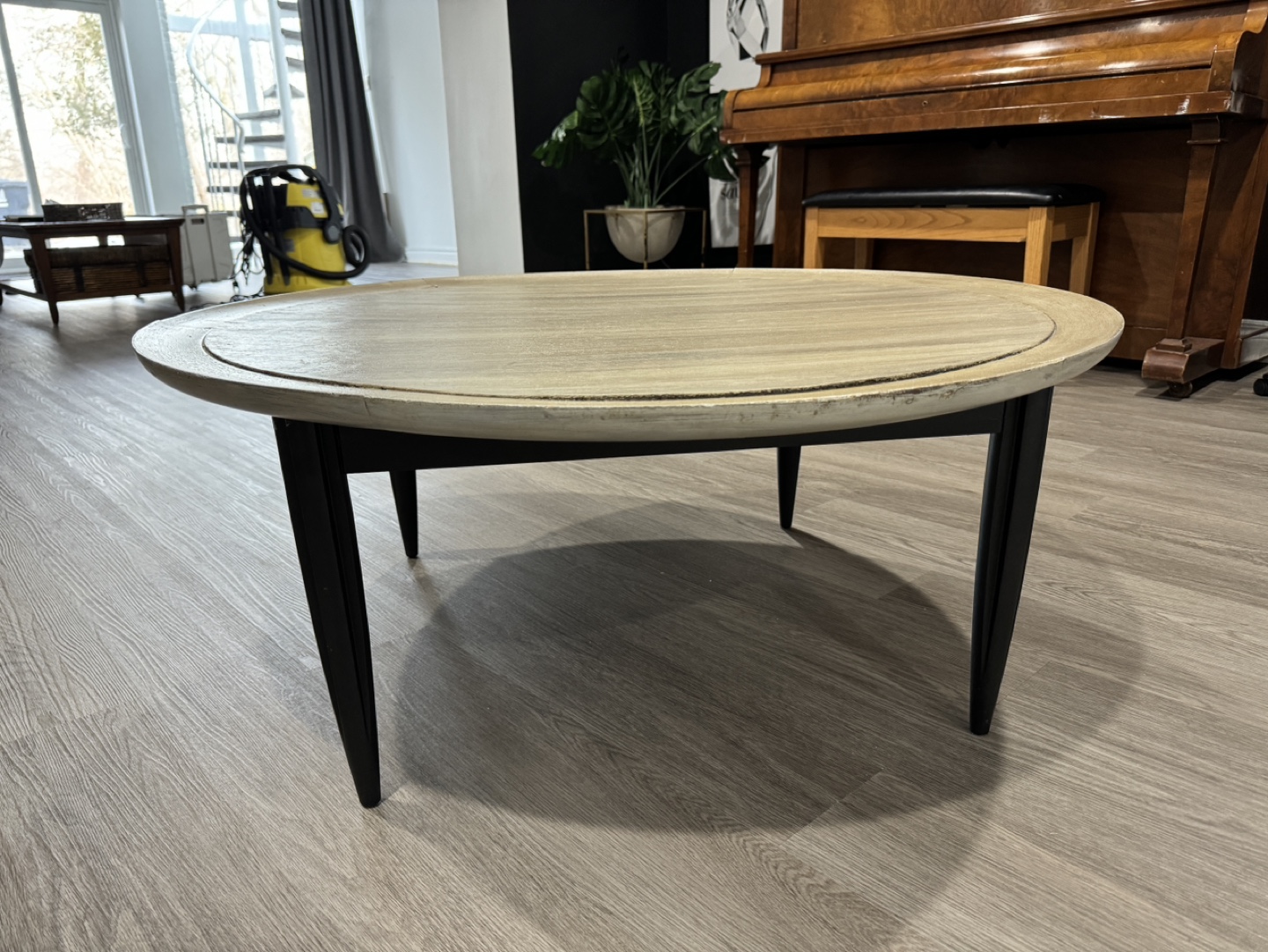 Mid-Century Modern Round Coffee Table - photo 2