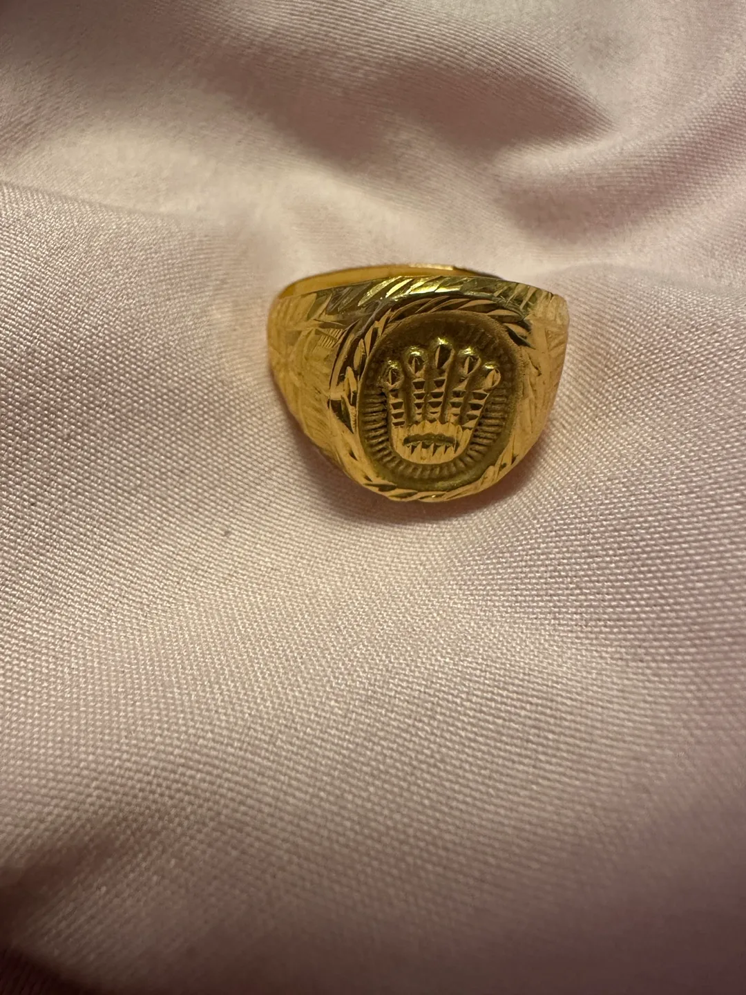 21K Gold Crown Ring image indicator(2)