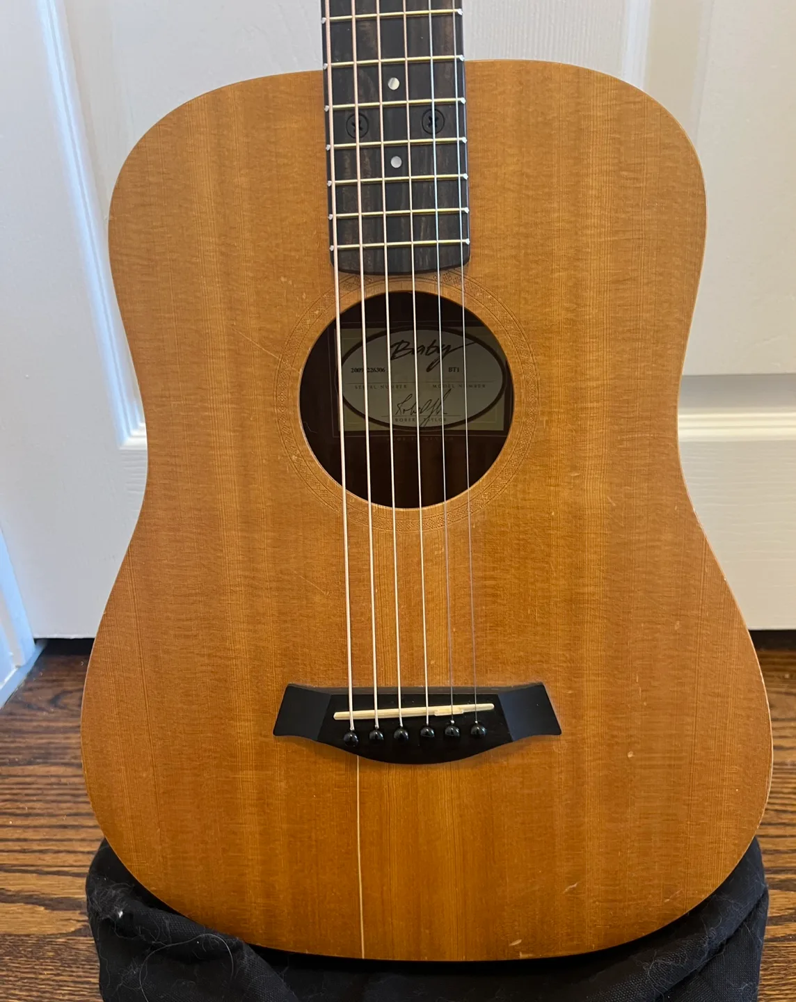 Taylor Baby Taylor BT1 Acoustic Guitar 2009 image indicator(2)
