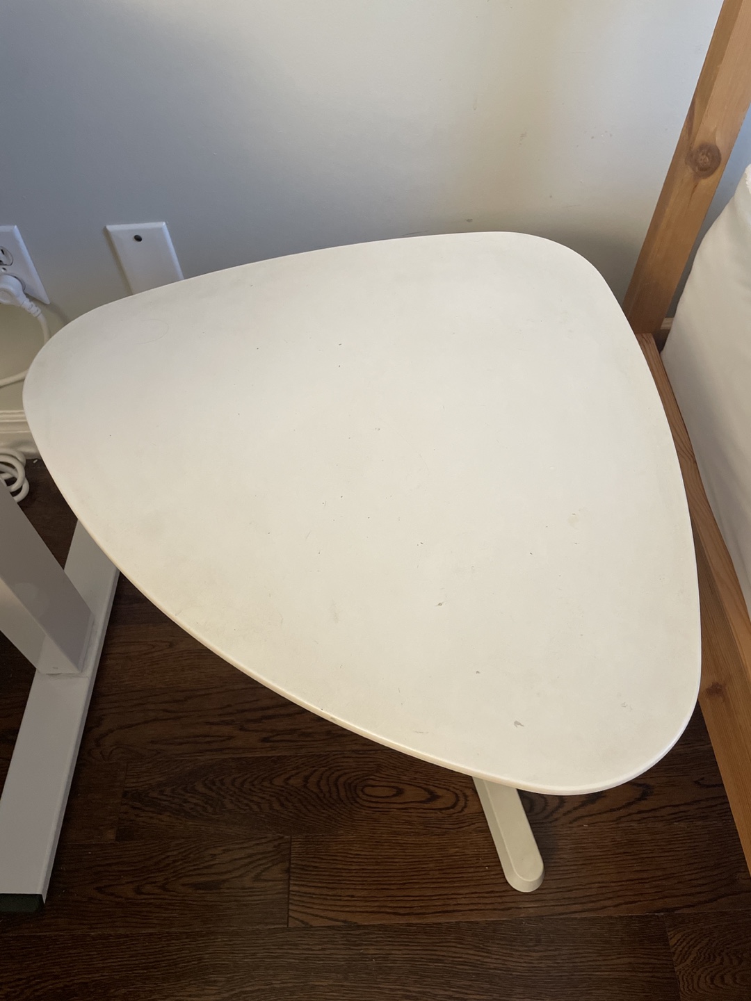 White Triangle Side Table - photo 2