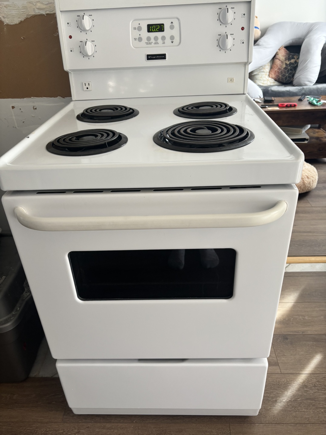 Used Frigidaire Electric Stove 24 inch