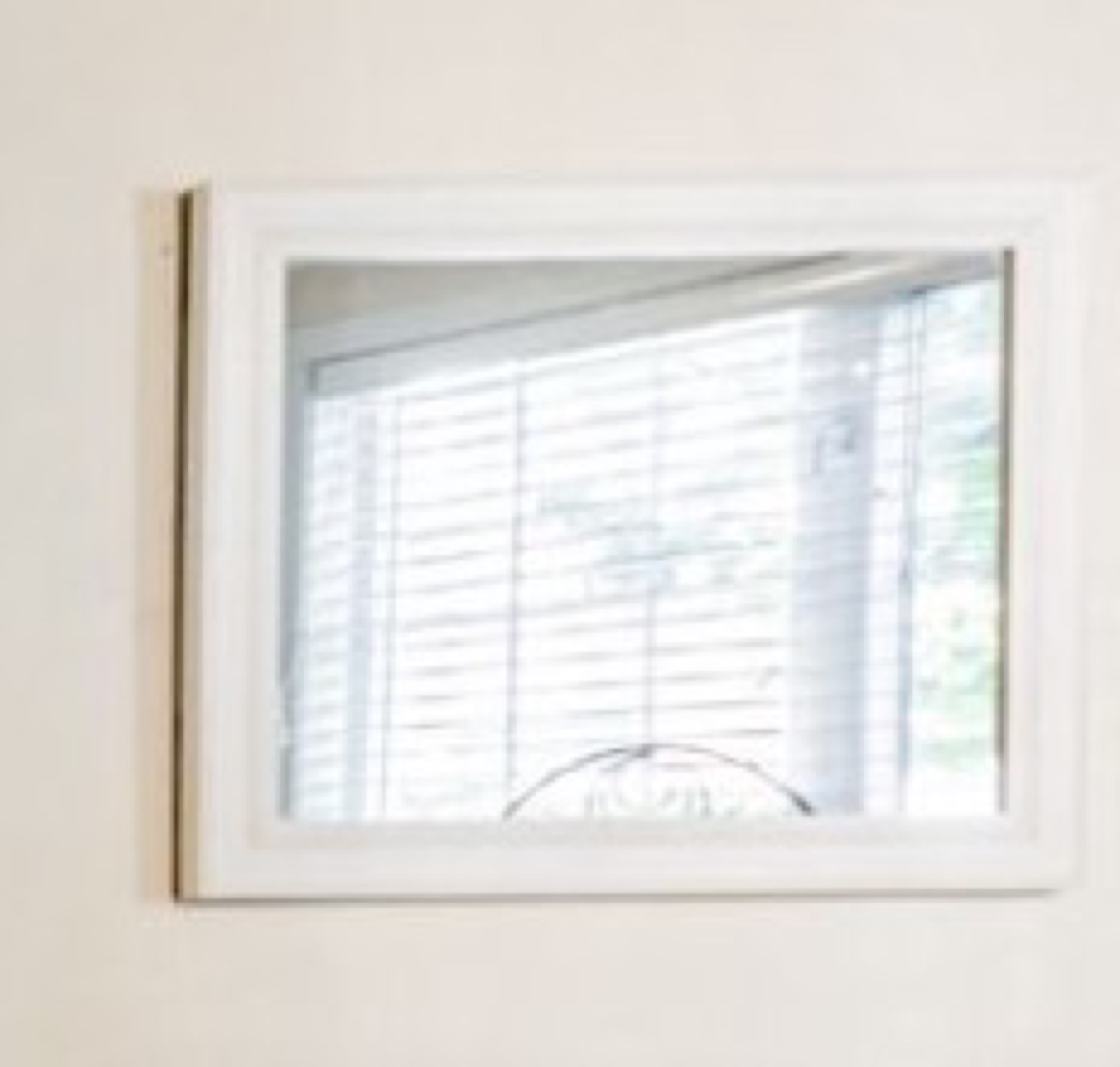White framed wall mirror - photo 2
