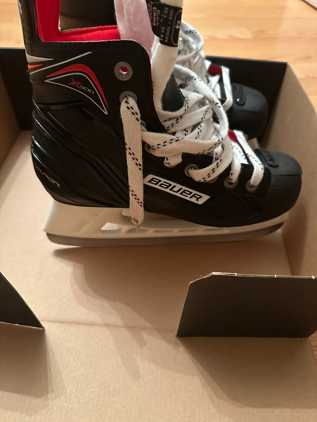 Bauer Vapor X300 Junior Ice Hockey Skates - Size 4.0 image indicator(3)
