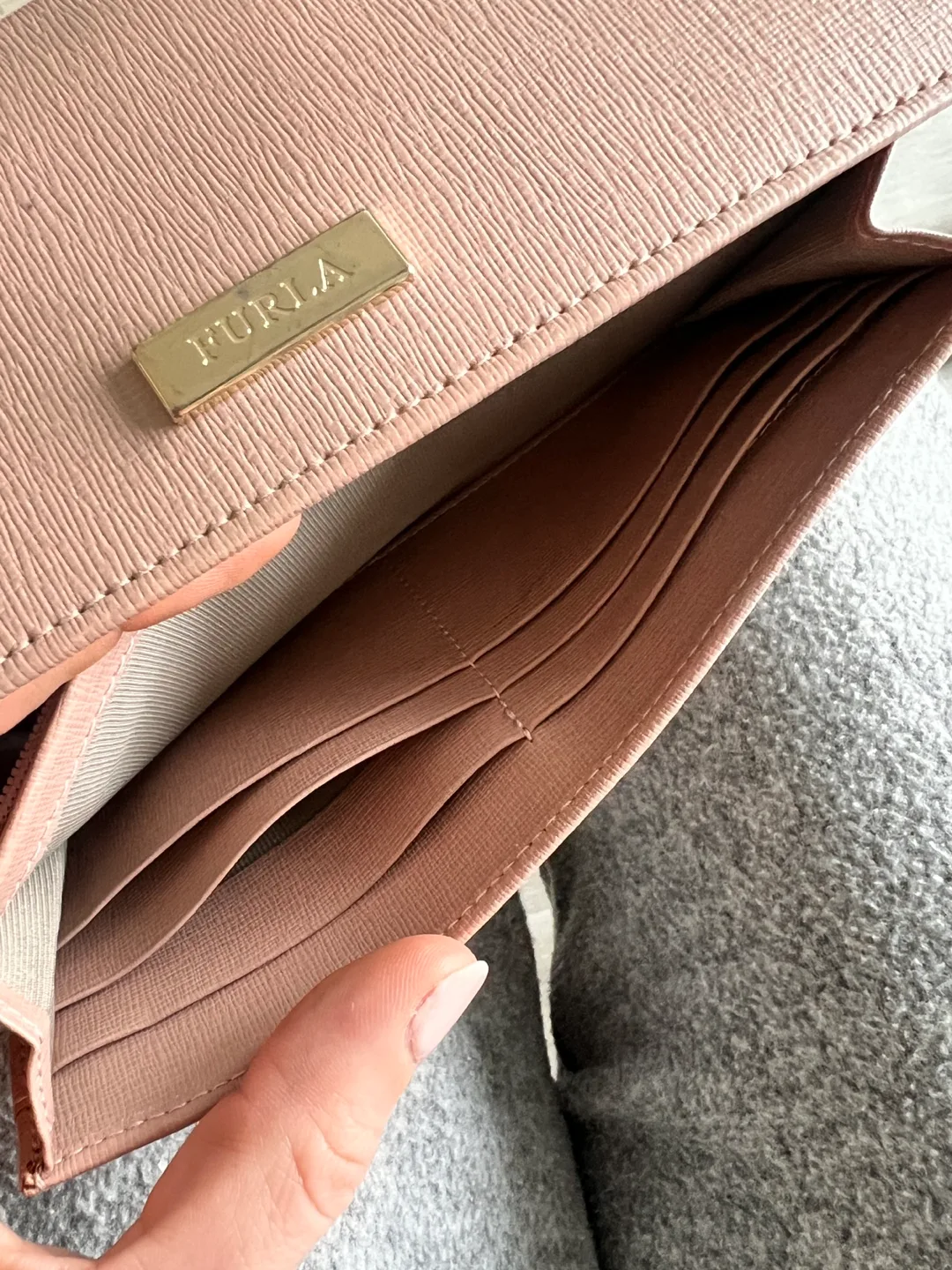 Furla blush pink leather wallet image indicator(8)