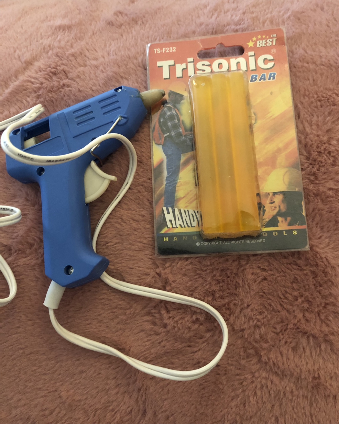 Hot Glue Gun with Glue Sticks
