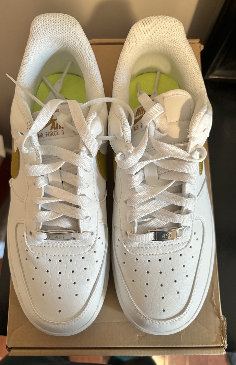 BRAND NEW! Nike Air Force 1 '07 Low Sneakers - Women's Size 7 - photo 2