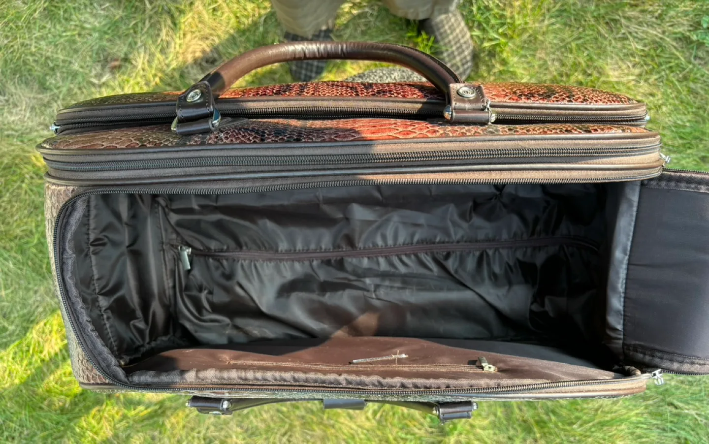 Snakeskin Rolling Travel Duffle Bag image indicator(6)
