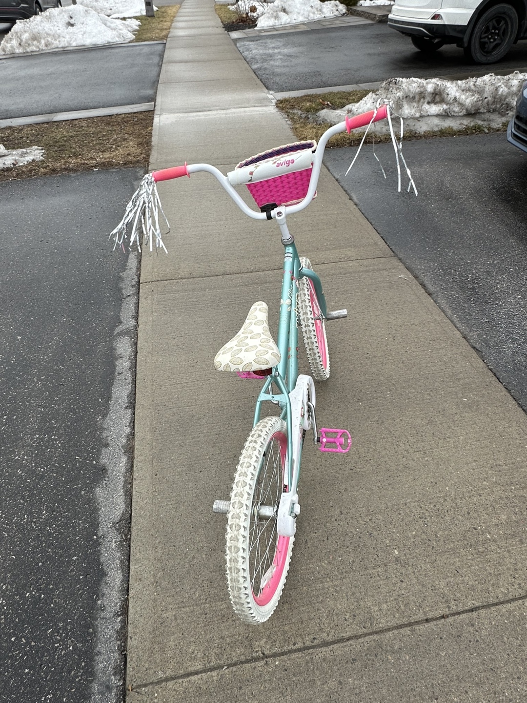 Girls' Avigo 20-inch Bike - photo 2