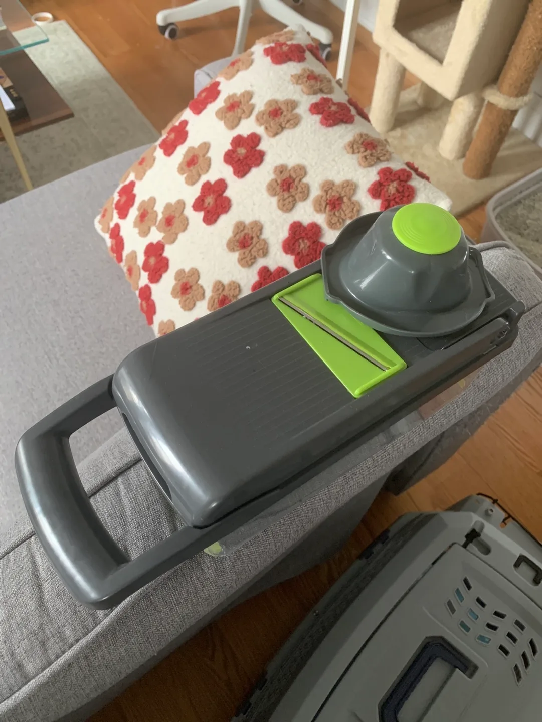 Vegetable Slicer Mandoline with Interchangeable Blades thumbnail
