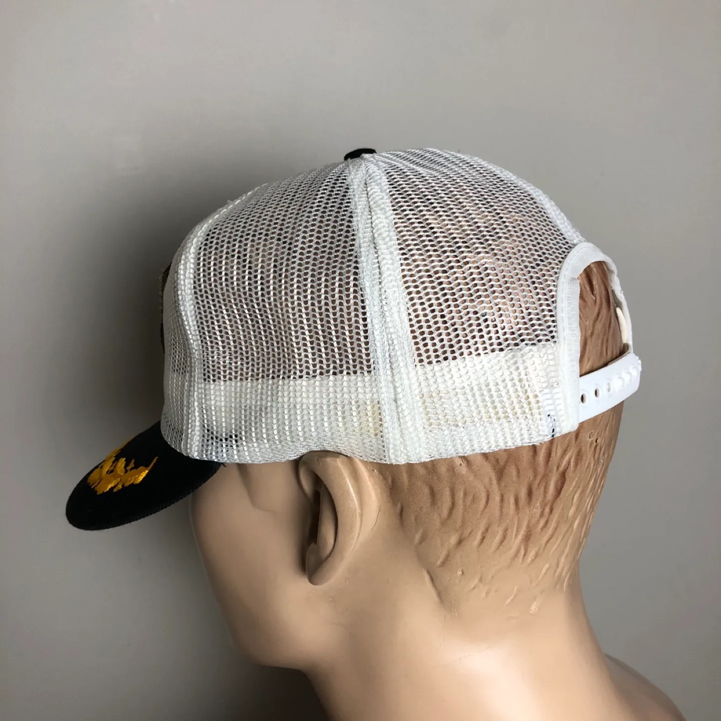 Vintage Jack Daniels Country Club 19th Hole Mesh SnapBack Hat image indicator(3)