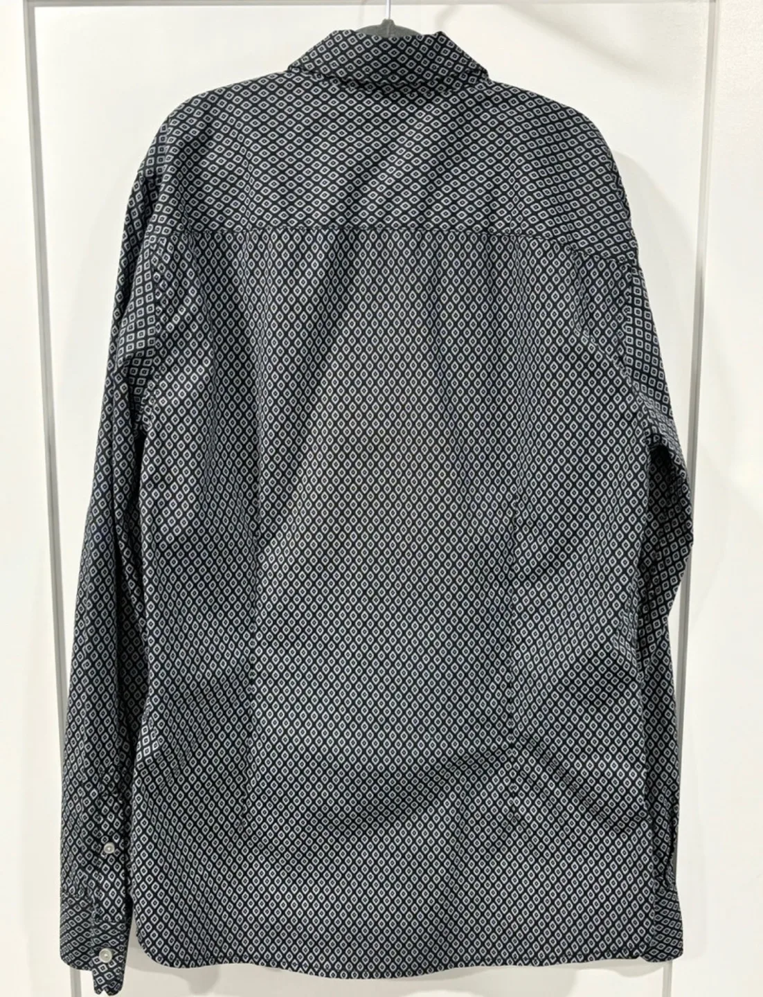 Guess Men’s Dress Shirt size Small image indicator(2)